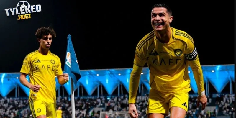 Ronaldo lập kỷ lục hiếm, Man City khiến cho Arsenal run sợ