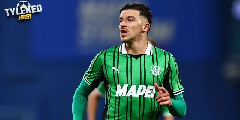 Sự kiện MU chốt Tarik Muharemovic